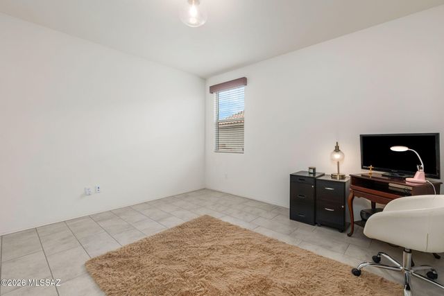 8686 N Calle La Canoa, Tucson, AZ 85742