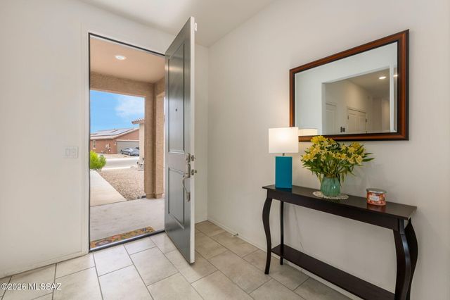 8686 N Calle La Canoa, Tucson, AZ 85742