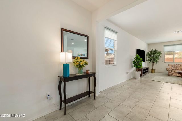 8686 N Calle La Canoa, Tucson, AZ 85742