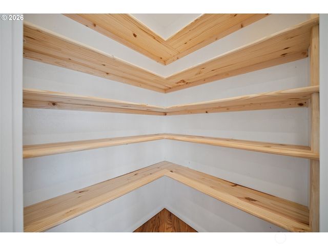 1006 COWLITZ Way, Kelso, WA 98626