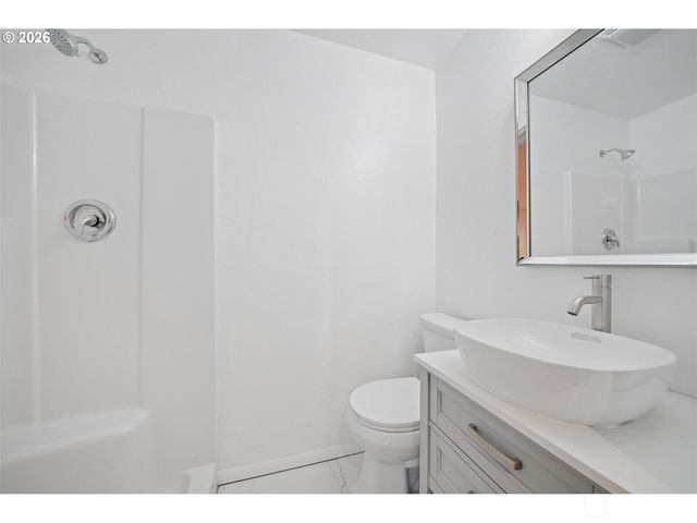 1006 COWLITZ Way, Kelso, WA 98626