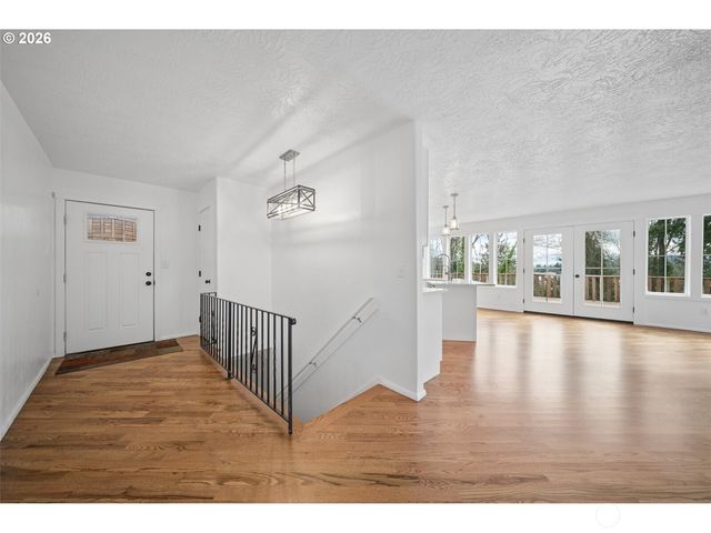 1006 COWLITZ Way, Kelso, WA 98626