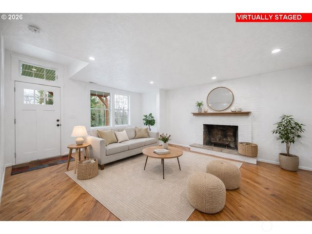 1006 COWLITZ Way, Kelso, WA 98626