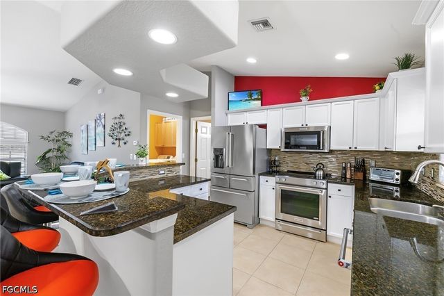 1001 NE 6th AVE, Cape Coral, FL 33909