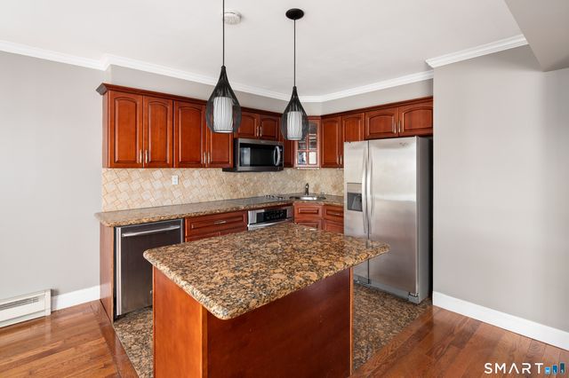 201 Highview Avenue C2, Stamford, CT 06907