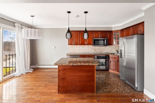 201 Highview Avenue C2, Stamford, CT 06907