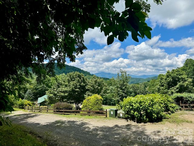 35 Flying Hawk Way, Clyde, NC 28721