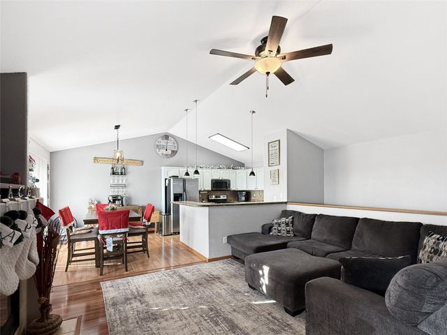 5135 Cypress Drive, Pleasant Hill, IA 50327