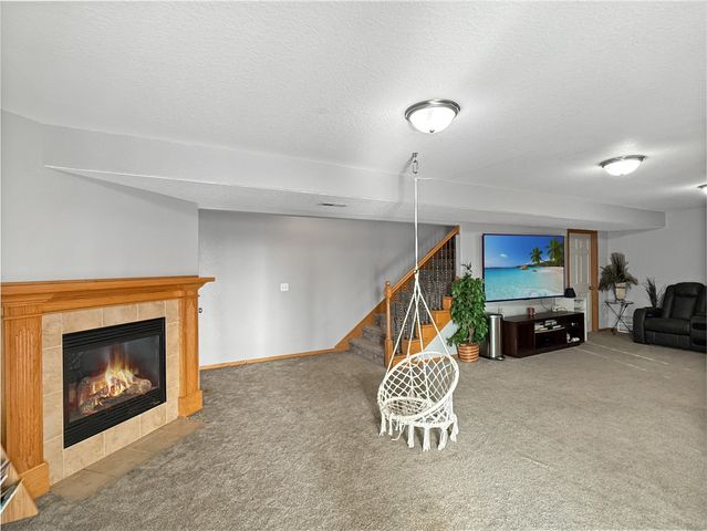 5135 Cypress Drive, Pleasant Hill, IA 50327