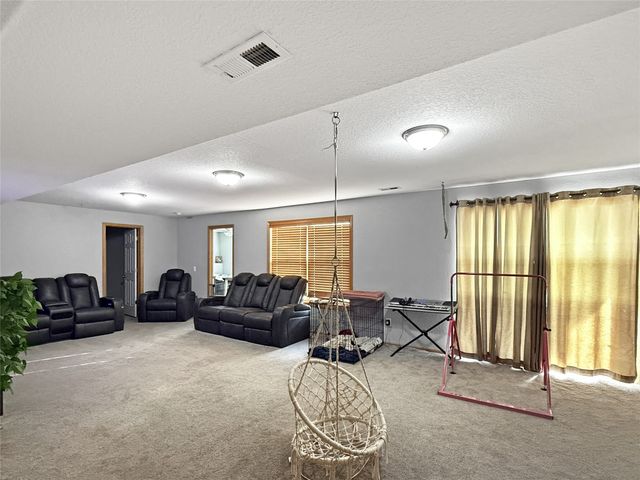 5135 Cypress Drive, Pleasant Hill, IA 50327