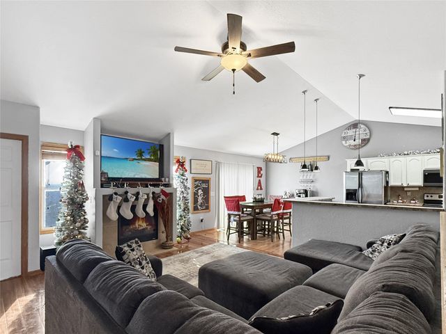 5135 Cypress Drive, Pleasant Hill, IA 50327