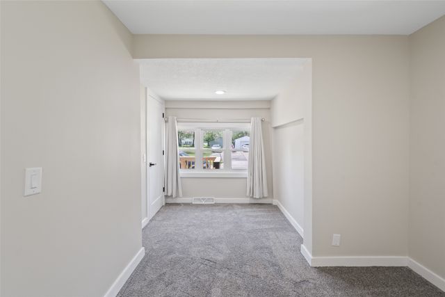 1431 E 19th Street, Des Moines, IA 50316