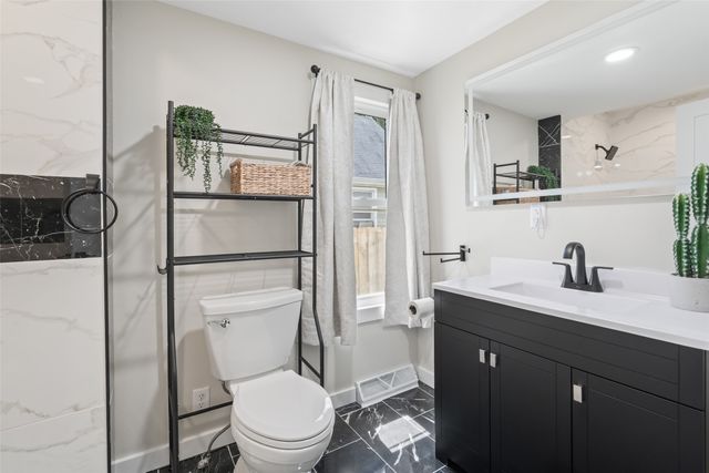 1431 E 19th Street, Des Moines, IA 50316