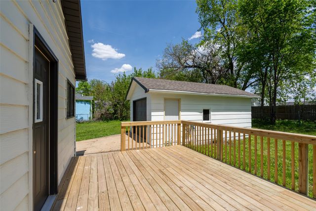 1431 E 19th Street, Des Moines, IA 50316