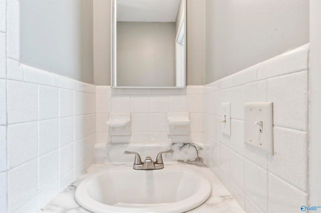 1201 Elm Circle, Albertville, AL 35950