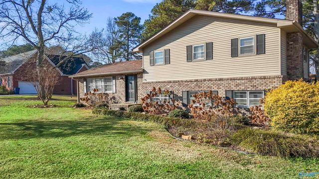 1201 Elm Circle, Albertville, AL 35950