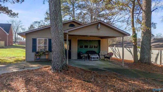 1201 Elm Circle, Albertville, AL 35950