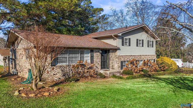 1201 Elm Circle, Albertville, AL 35950