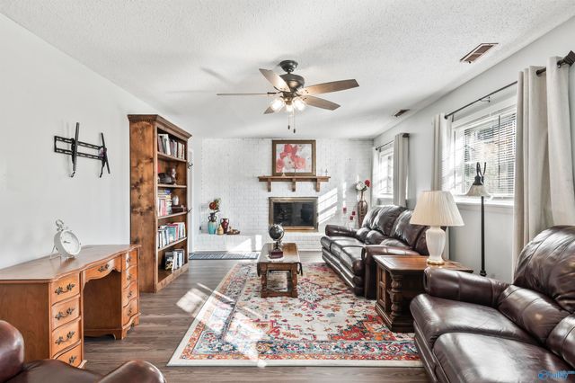 1201 Elm Circle, Albertville, AL 35950