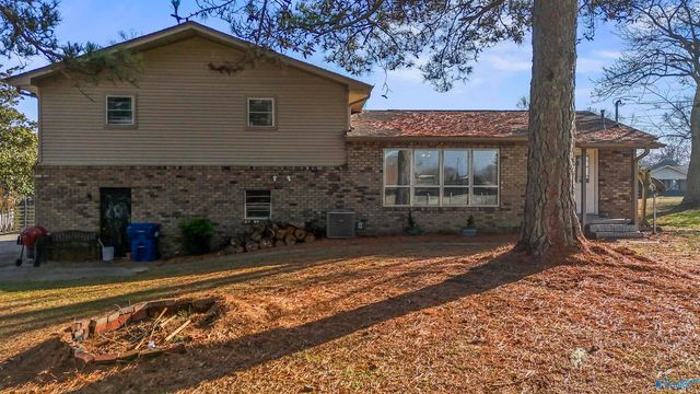 1201 Elm Circle, Albertville, AL 35950