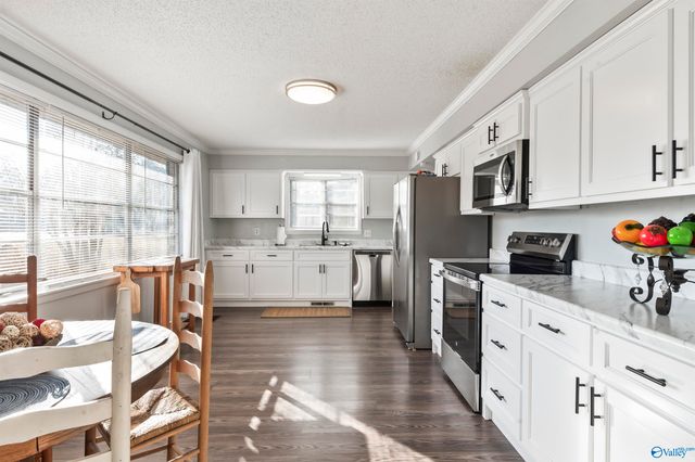 1201 Elm Circle, Albertville, AL 35950