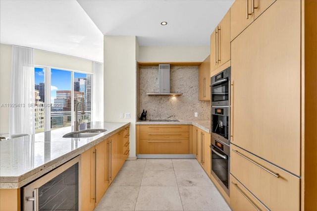 900 Brickell Key Blvd 2605, Miami, FL 33131