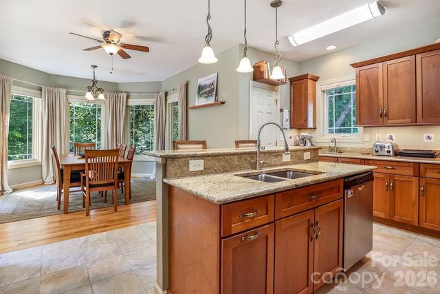 301 Gateway Drive, Hendersonville, NC 28739
