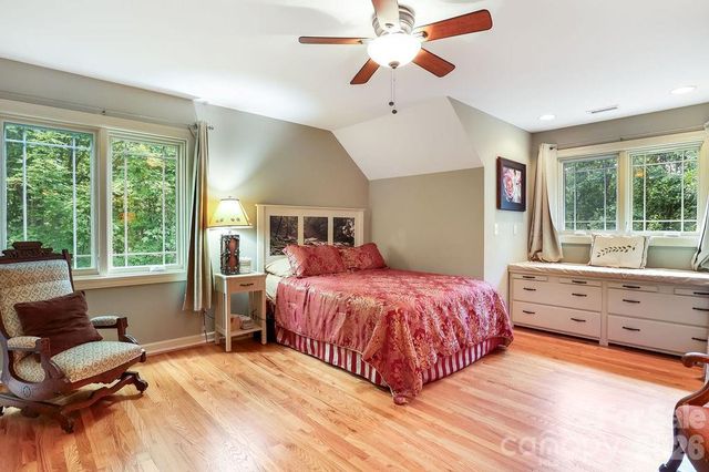 301 Gateway Drive, Hendersonville, NC 28739