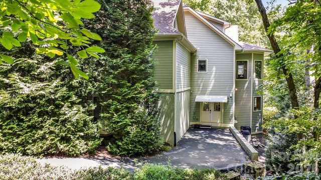 301 Gateway Drive, Hendersonville, NC 28739