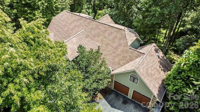 301 Gateway Drive, Hendersonville, NC 28739