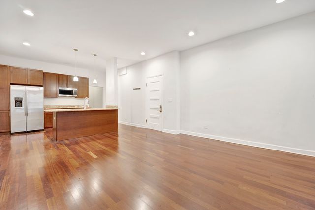 1010 W Dakin Street 1, Chicago, IL 60613