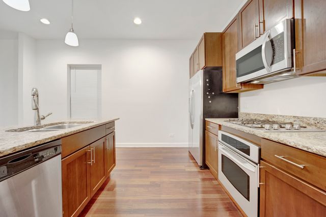 1010 W Dakin Street 1, Chicago, IL 60613