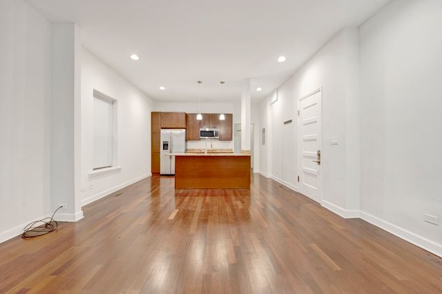 1010 W Dakin Street 1, Chicago, IL 60613
