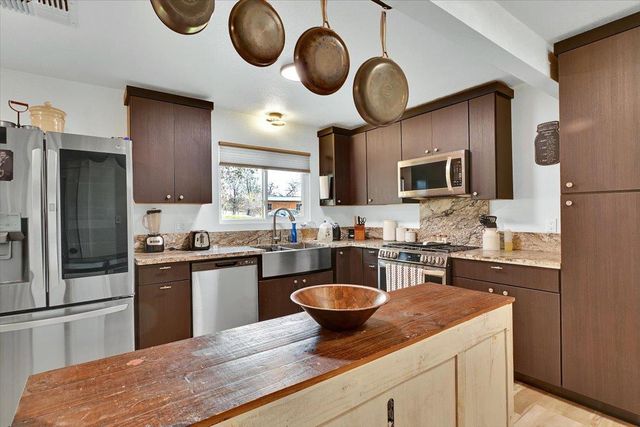 203 Tennessee Ln, Bangor, CA 95901