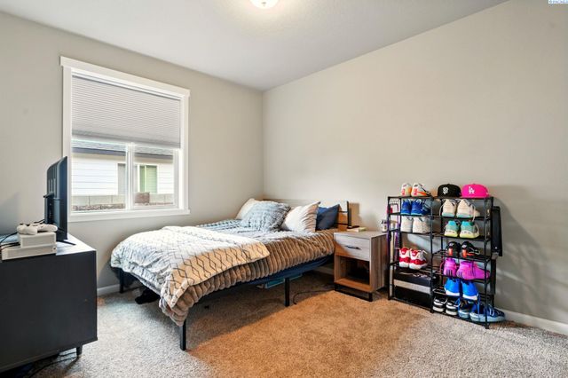 8383 Lennox St., West Richland, WA 99353