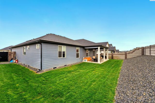 8383 Lennox St., West Richland, WA 99353