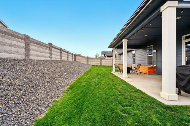 8383 Lennox St., West Richland, WA 99353