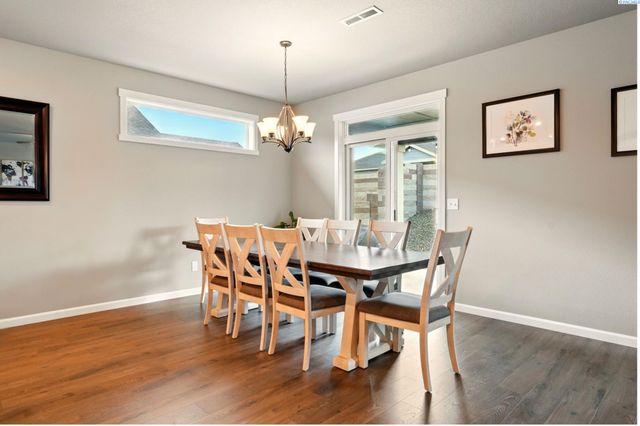 8383 Lennox St., West Richland, WA 99353