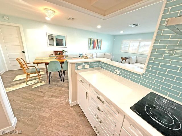 2818 SE 17th PL, Cape Coral, FL 33904