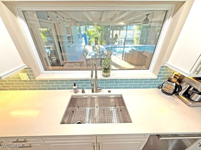 2818 SE 17th PL, Cape Coral, FL 33904