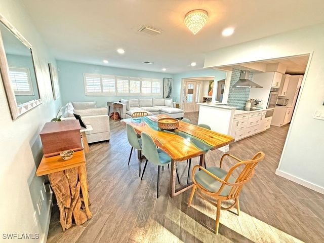 2818 SE 17th PL, Cape Coral, FL 33904