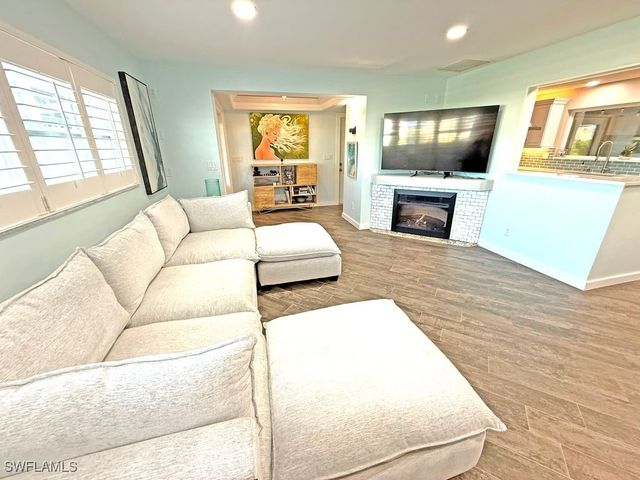 2818 SE 17th PL, Cape Coral, FL 33904