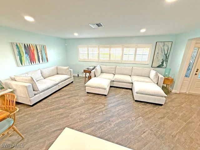 2818 SE 17th PL, Cape Coral, FL 33904