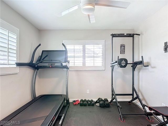 2818 SE 17th PL, Cape Coral, FL 33904