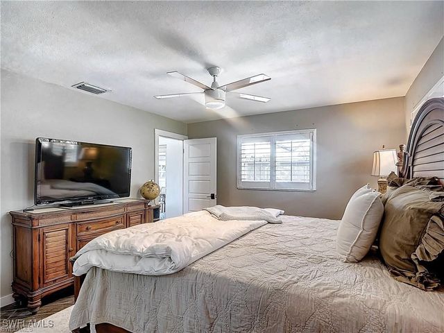 2818 SE 17th PL, Cape Coral, FL 33904