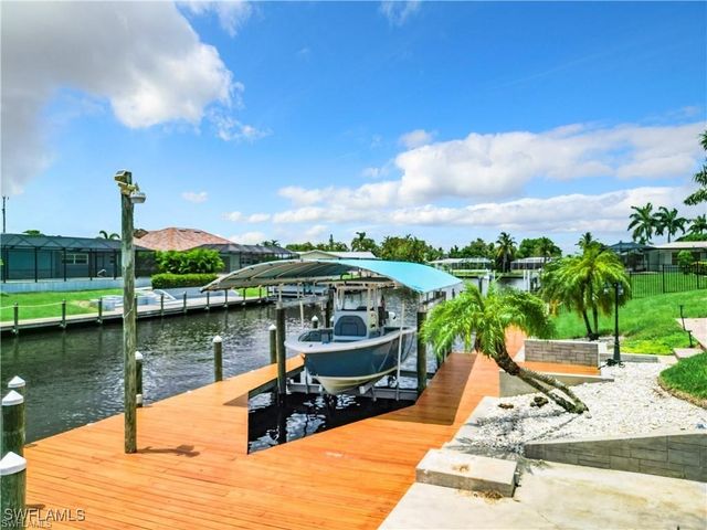 2818 SE 17th PL, Cape Coral, FL 33904