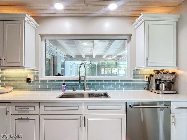 2818 SE 17th PL, Cape Coral, FL 33904