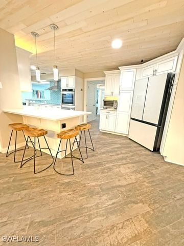 2818 SE 17th PL, Cape Coral, FL 33904