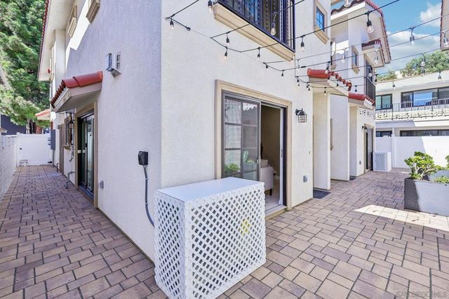 836 C Ave., Coronado, CA 92118