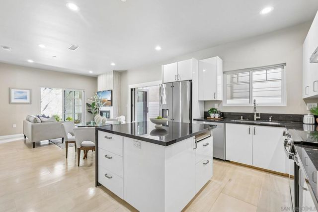 836 C Ave., Coronado, CA 92118